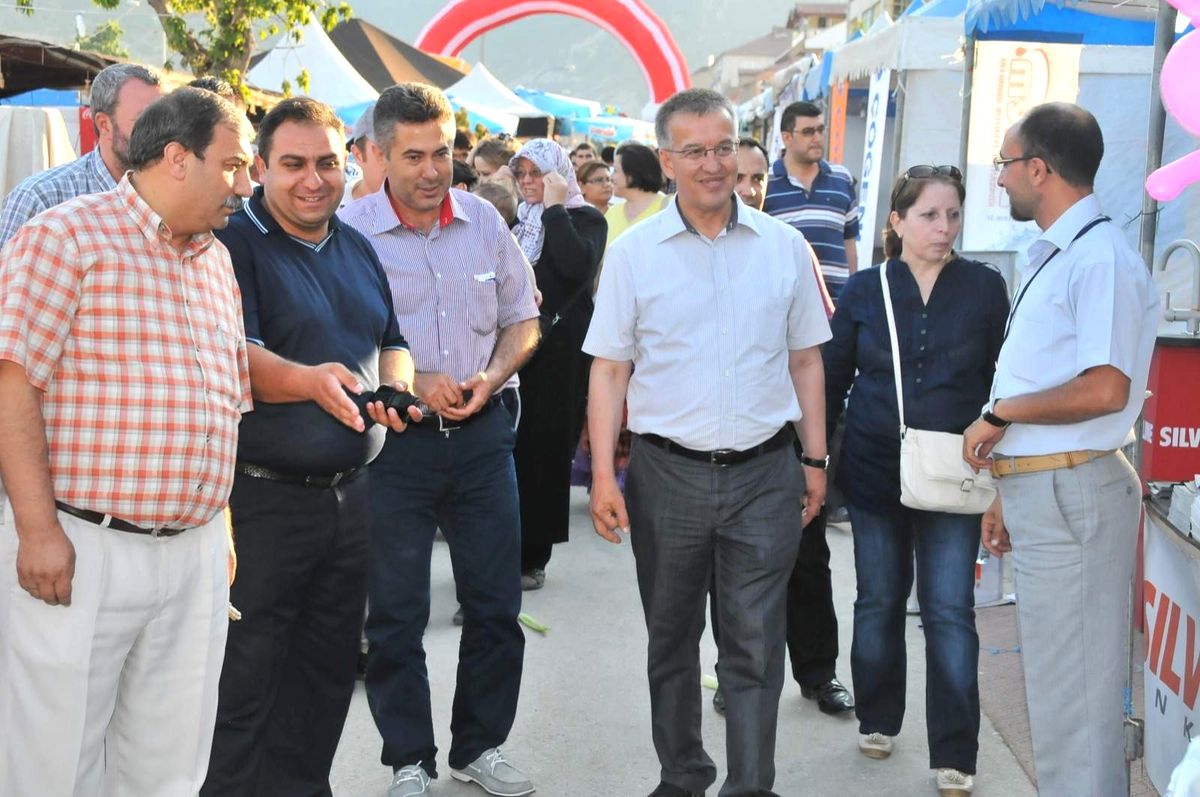 Başkan Oğul Stantları Gezdi