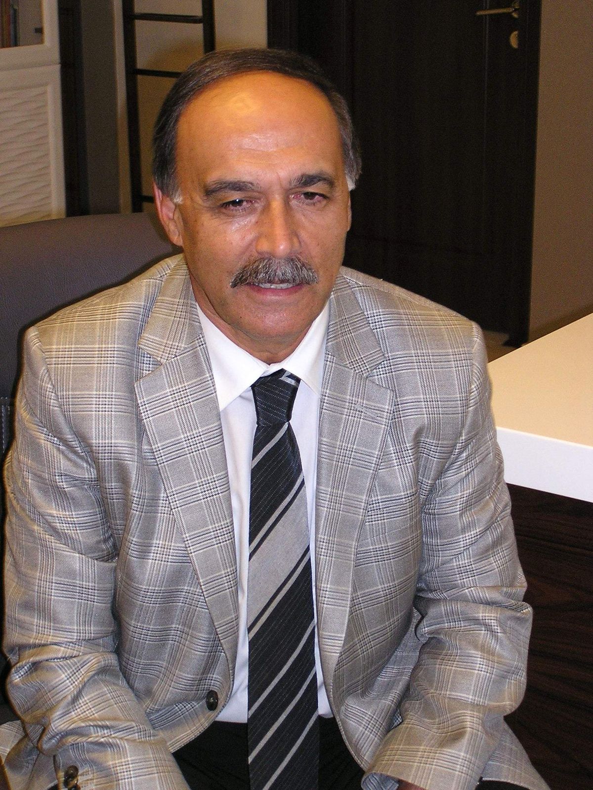Çiçek Yerine Burs İçin Bağış İstedi