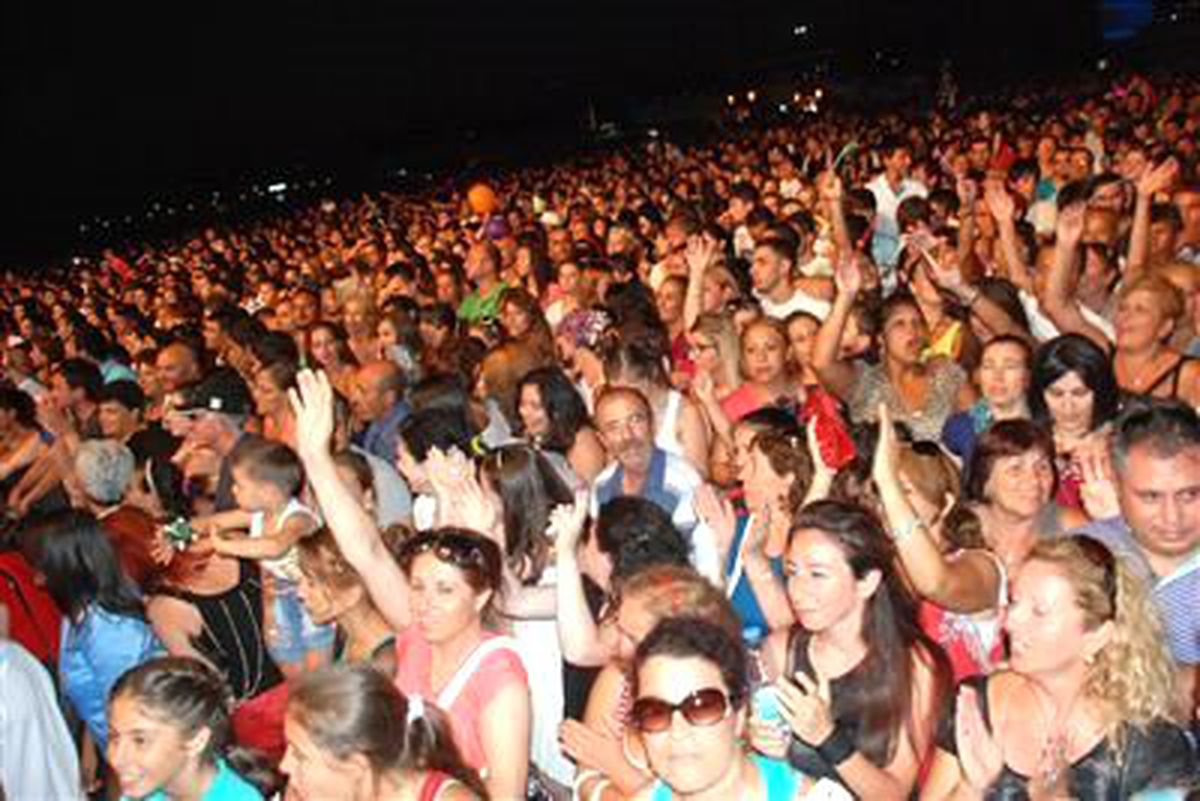 Didim\'de Serdar Ortaç Rüzgarı