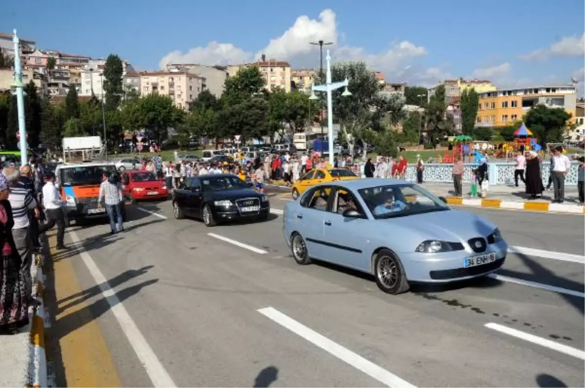 Eski Galata Köprüsü Trafiğe Açıldı