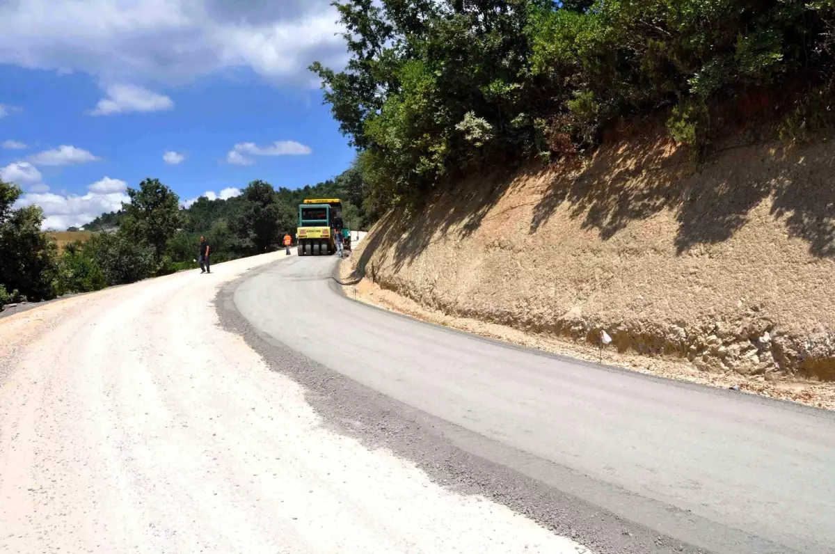 Karapınar Köy Yolu Elden Geçiriliyor