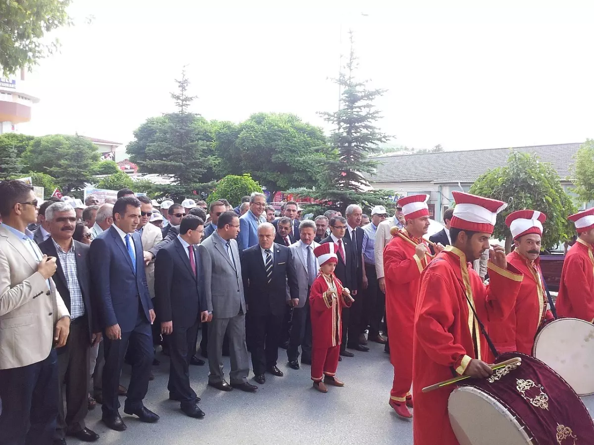 Nevşehir Belediye Başkanı Ünver, 13. Uluslararası Sürmeli Şenlikleri\'nde