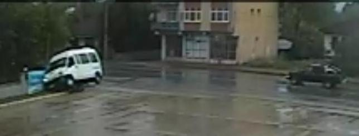 3 Kişinin Yaralandığı Kaza Güvenlik Kamerasında