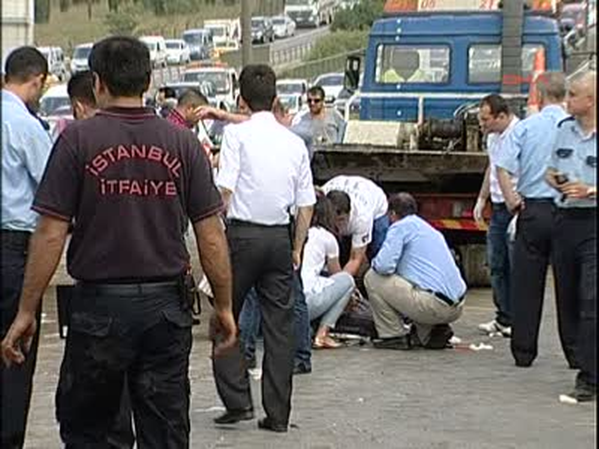 Aktüel2tuzla\'da Yolcu Minibüsü Kaza Yaptı
