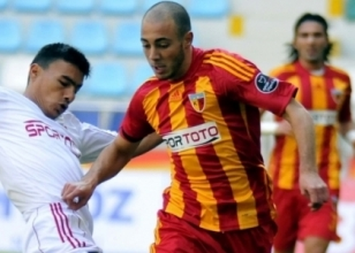 Amrabat Londra Yolcusu!