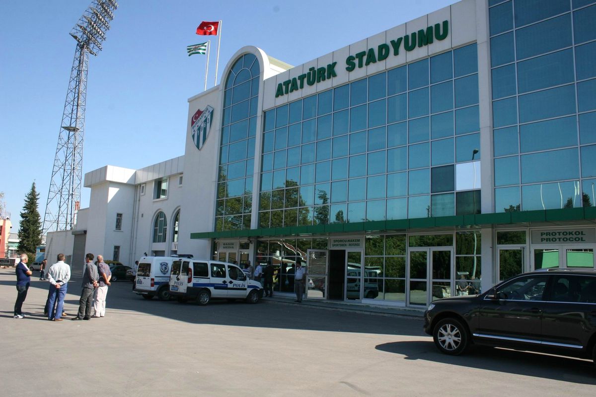 Atatürk Stadyumu\'ndaki Büfeler İhaleye Çıkıyor