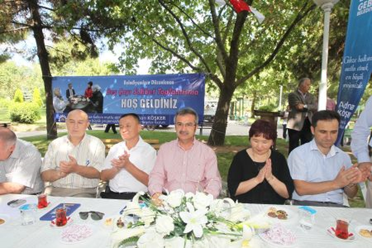 Başkan Köşker Güzelleri Dinledi