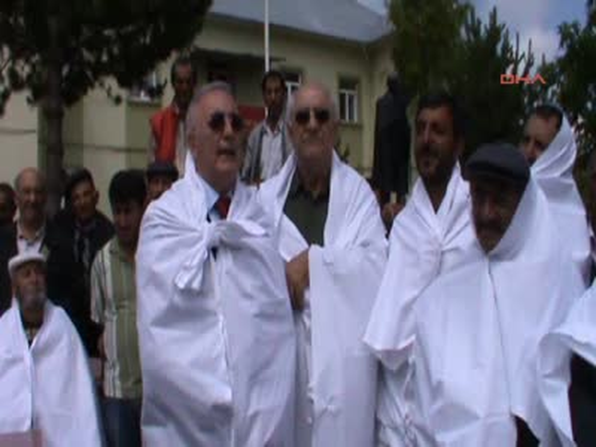 CHP\'li Vekilden Kefenli Eylem