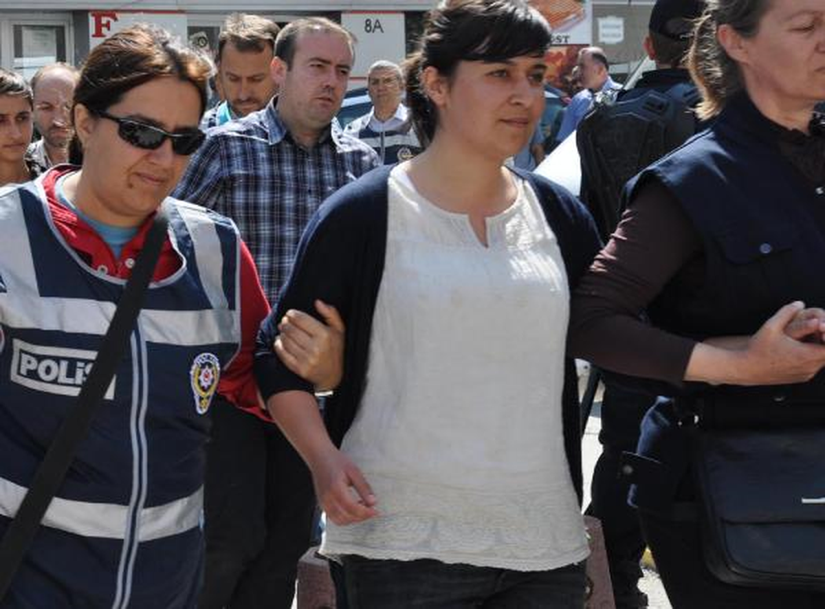 Fransa\'dan Gelen Anne: Kızıma Ceza Verirlerse Ölüm Orucuna Başlarım