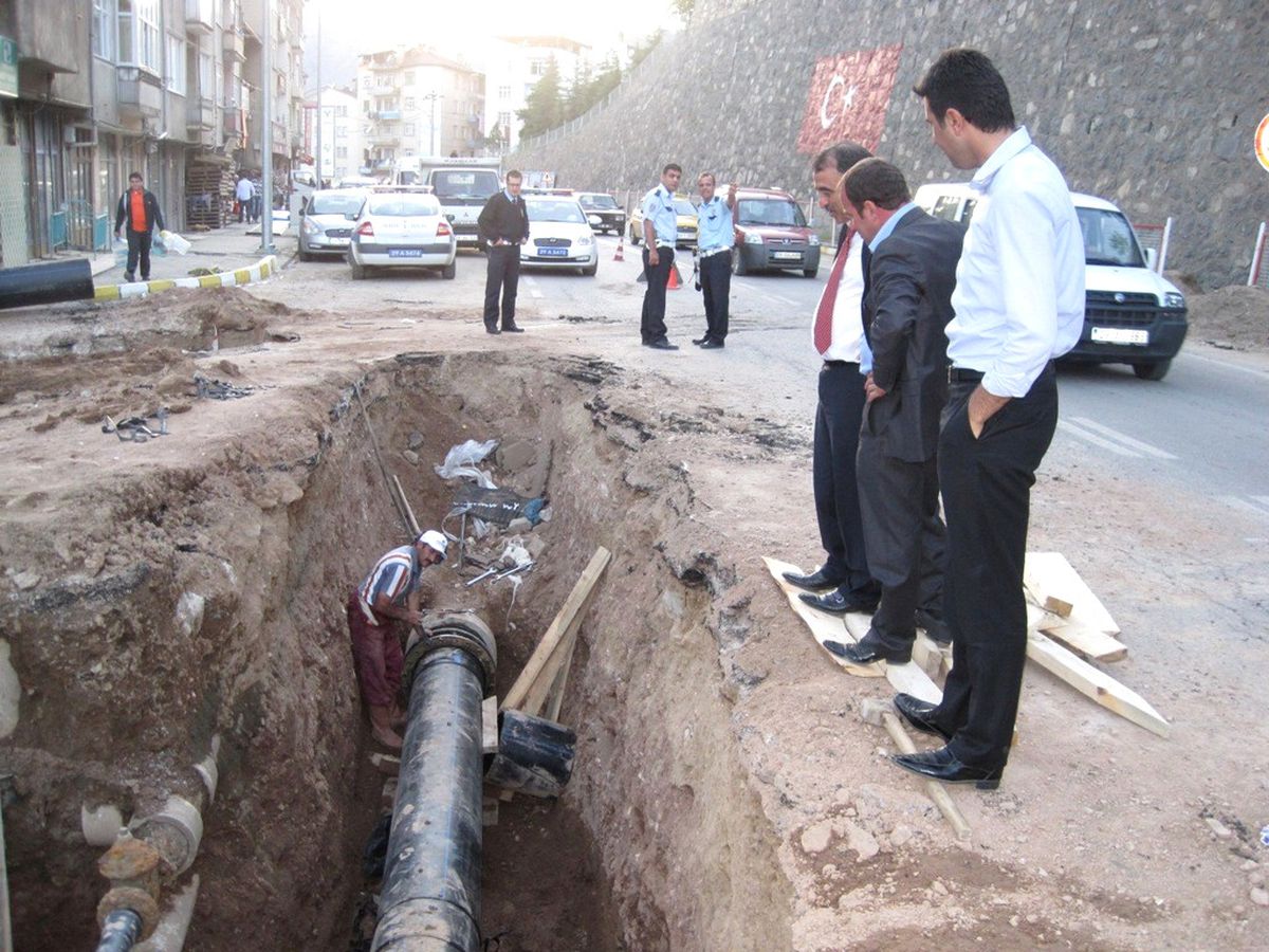 Gümüşhane Belediyesi 4 Ayda 3 Bin 500 Metre Boru Döşedi