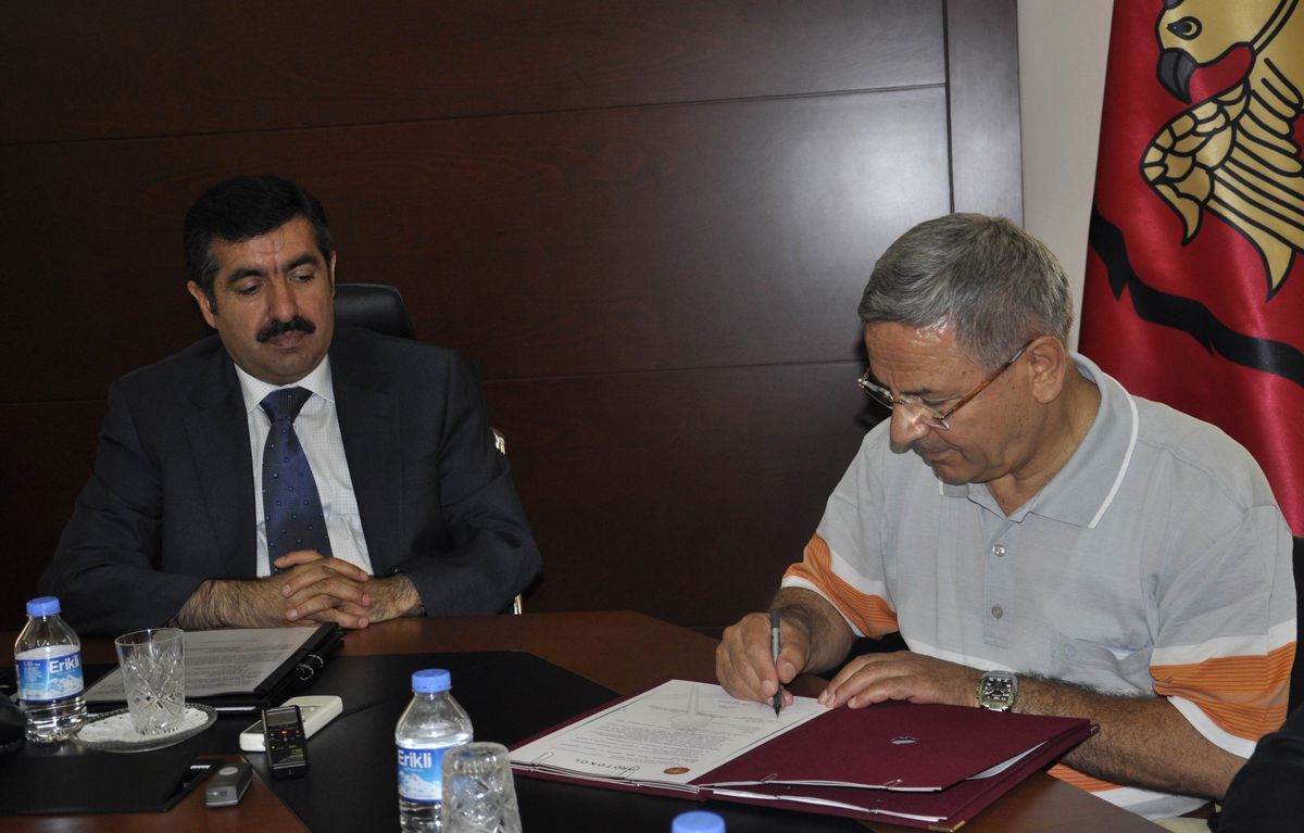 İmam Hatip Yaptırma ve Yaşatma Derneği\'nden Eğitime Destek