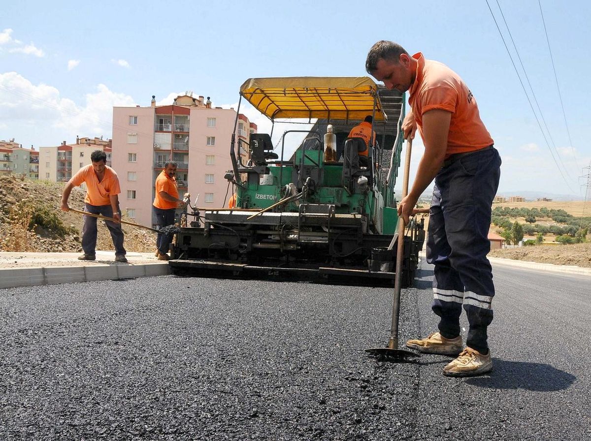 İzmir\'de Asfalt Çalısmaları