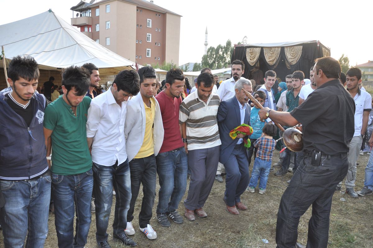 Kemençe ile Halay