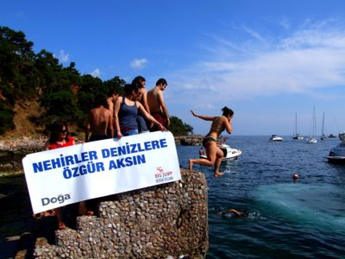 Özgür Nehirler için Büyük Atlama