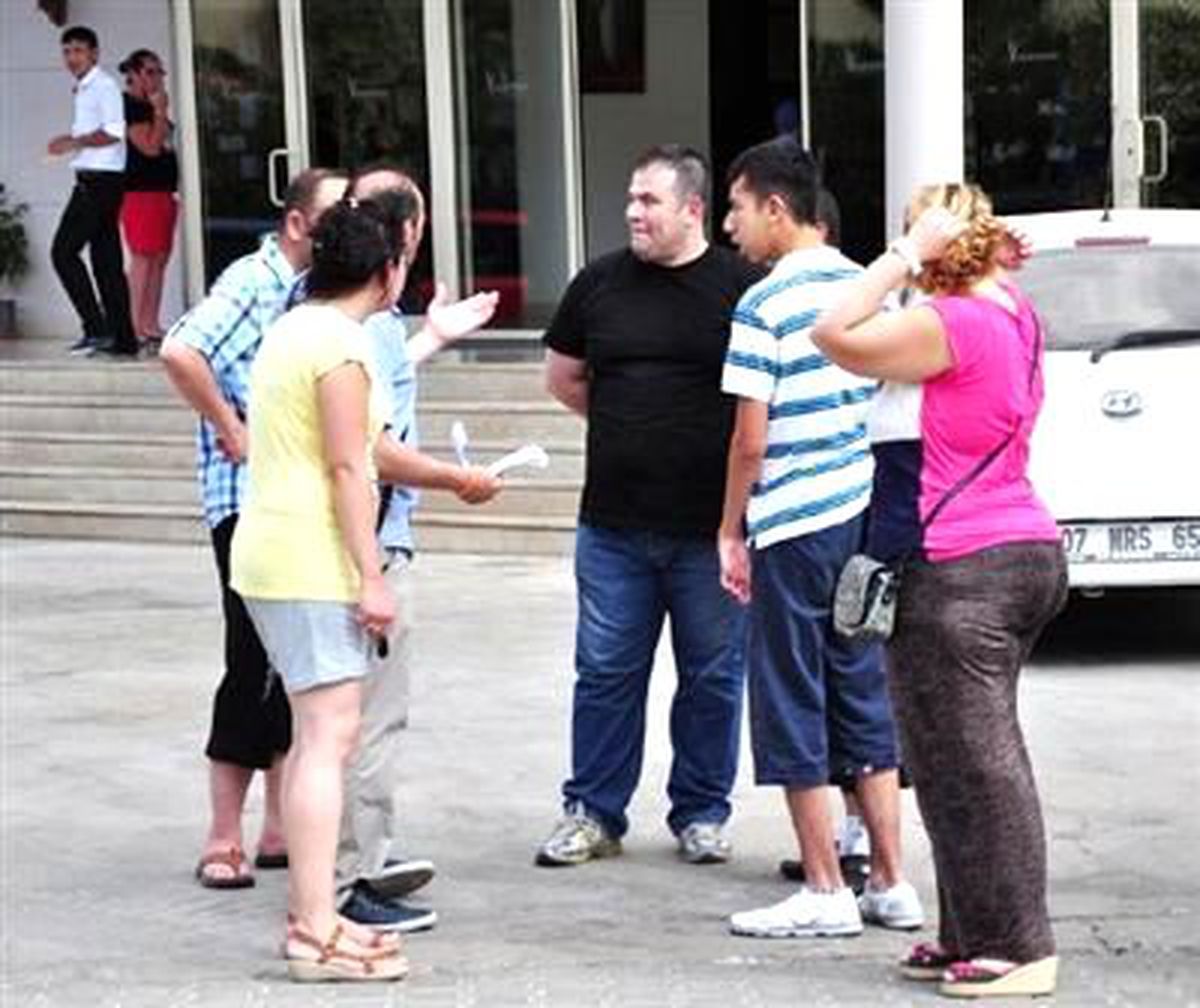 Rezervasyon Kaydında Adları Olmayan Tatilciler Odaya Alınmadı