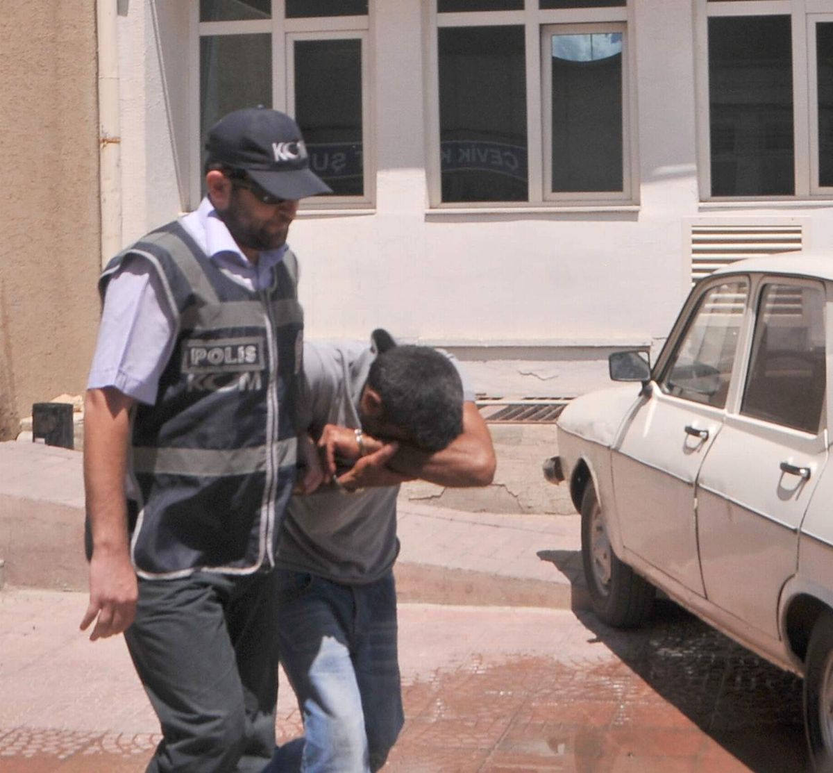 Şanlıurfa\'da 1 Kilo 240 Gram Esrar Maddesi Ele Geçirildi