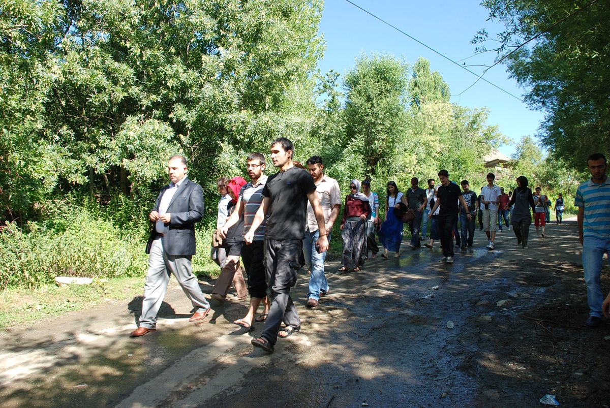 Sevgi Köprüsü Platformu Üyesi Öğrenciler Bitlis\'te