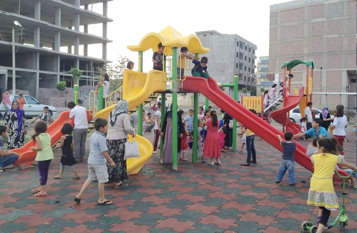 Sıcaklardan Bunalan Vatandaşlar Parklara Akın Etti