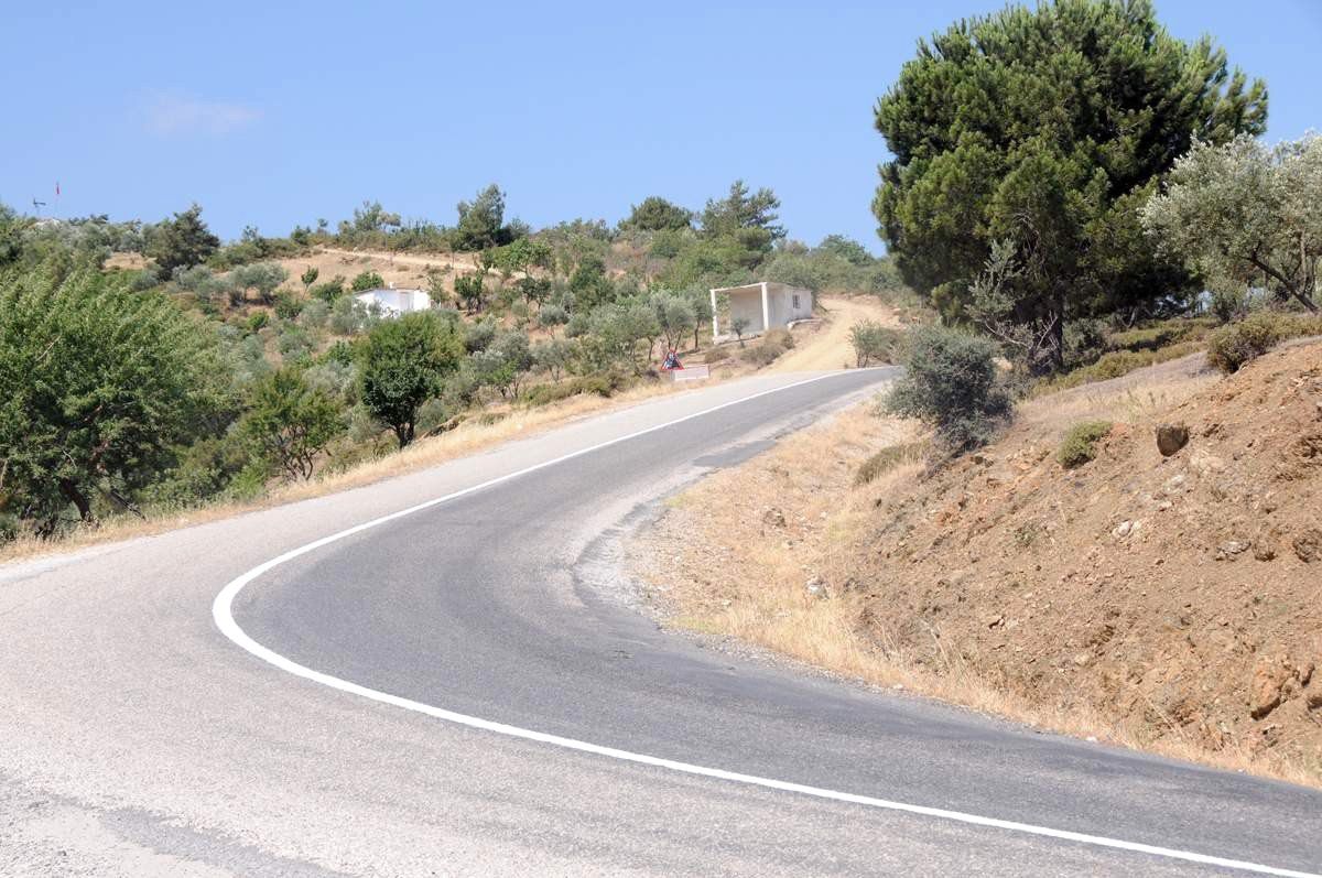 Spil Dağı\'na Giden Yola Şerit Düzenlemesi Yapıldı