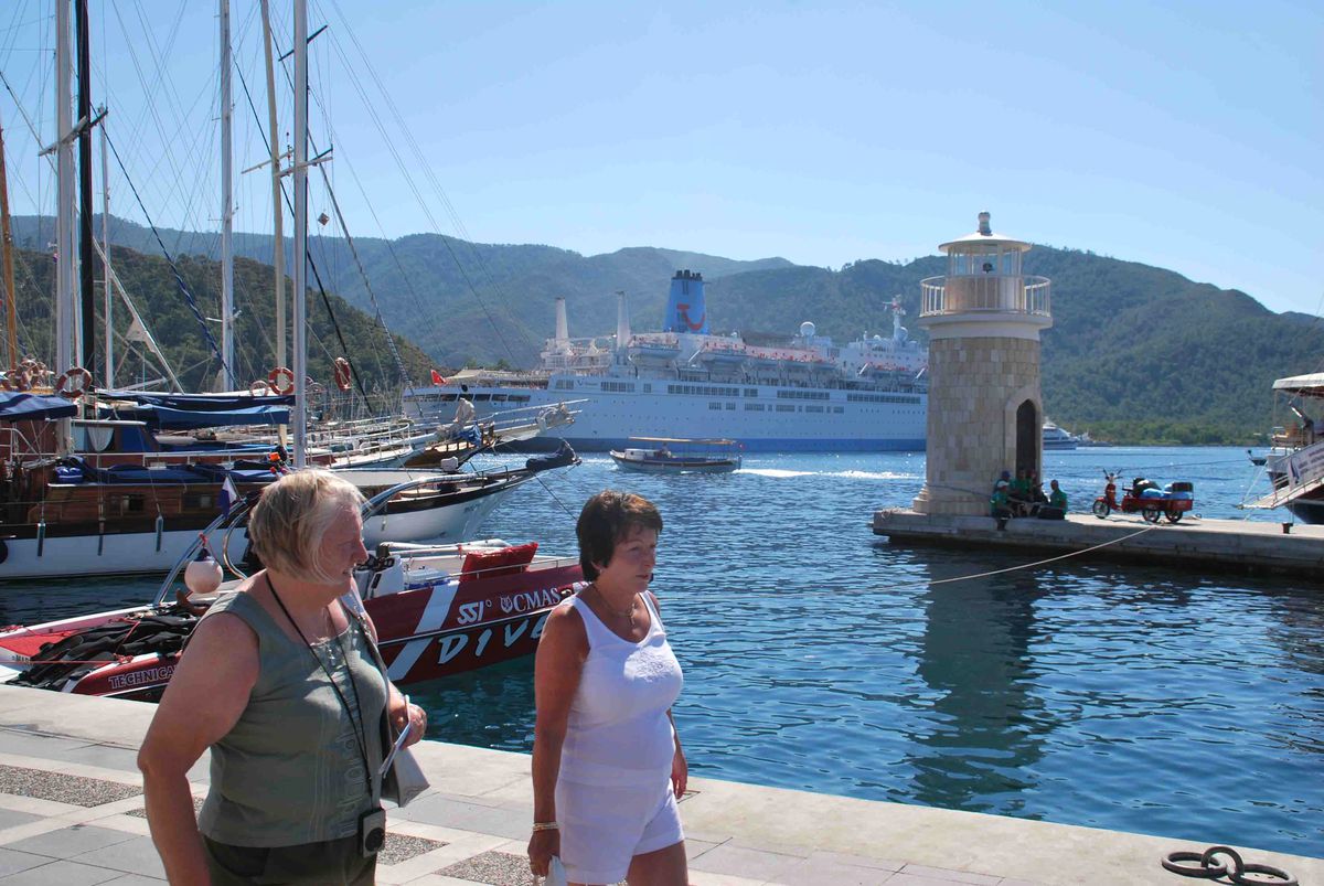 Thomson, Marmaris\'i Üs Edindi