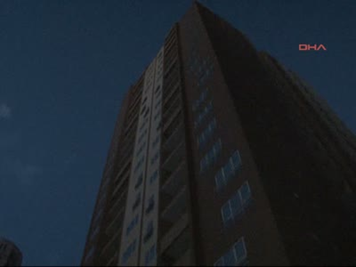 10. Kattan Atlayarak İntihar Etti