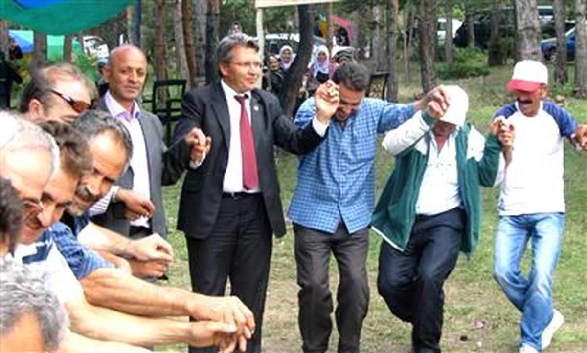 Üstün Gümüşhane Temaslarını Sürdürüyor