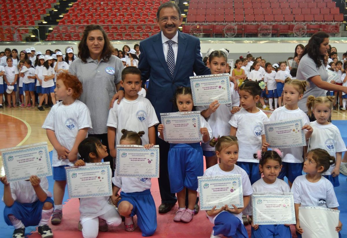 11 Bin 552 Öğrenci Yaz Okulları Sertifikasını Aldı