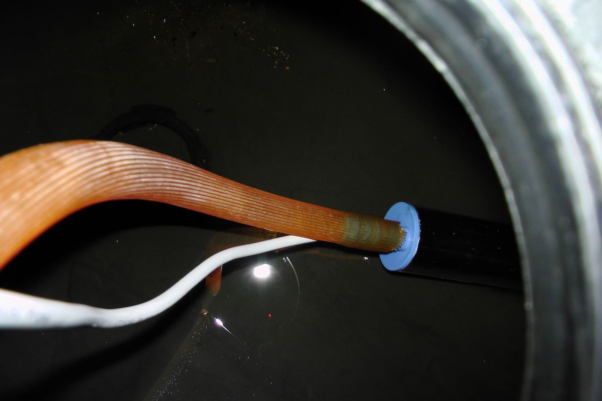 Araç Deposundan Yakıt Yerine Rakı Çıktı