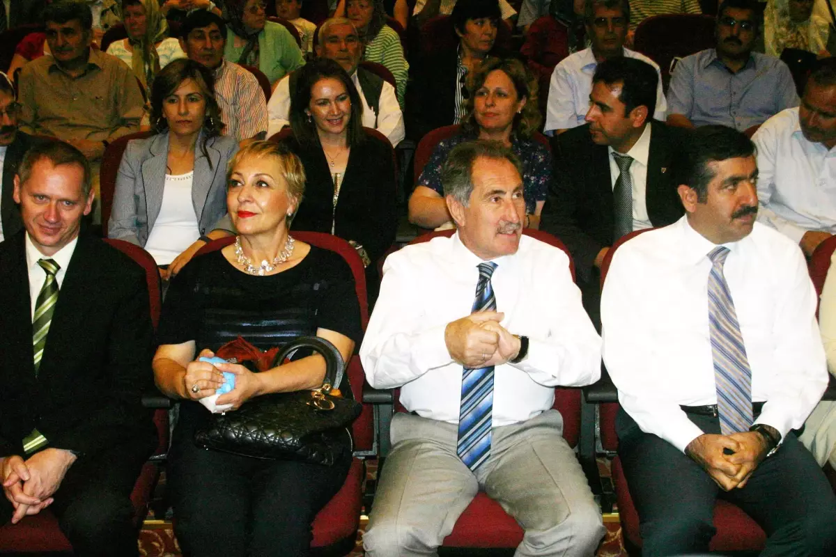 "Nasrettin Hoca Felsefe Kürsülerinden Okutulmalı"