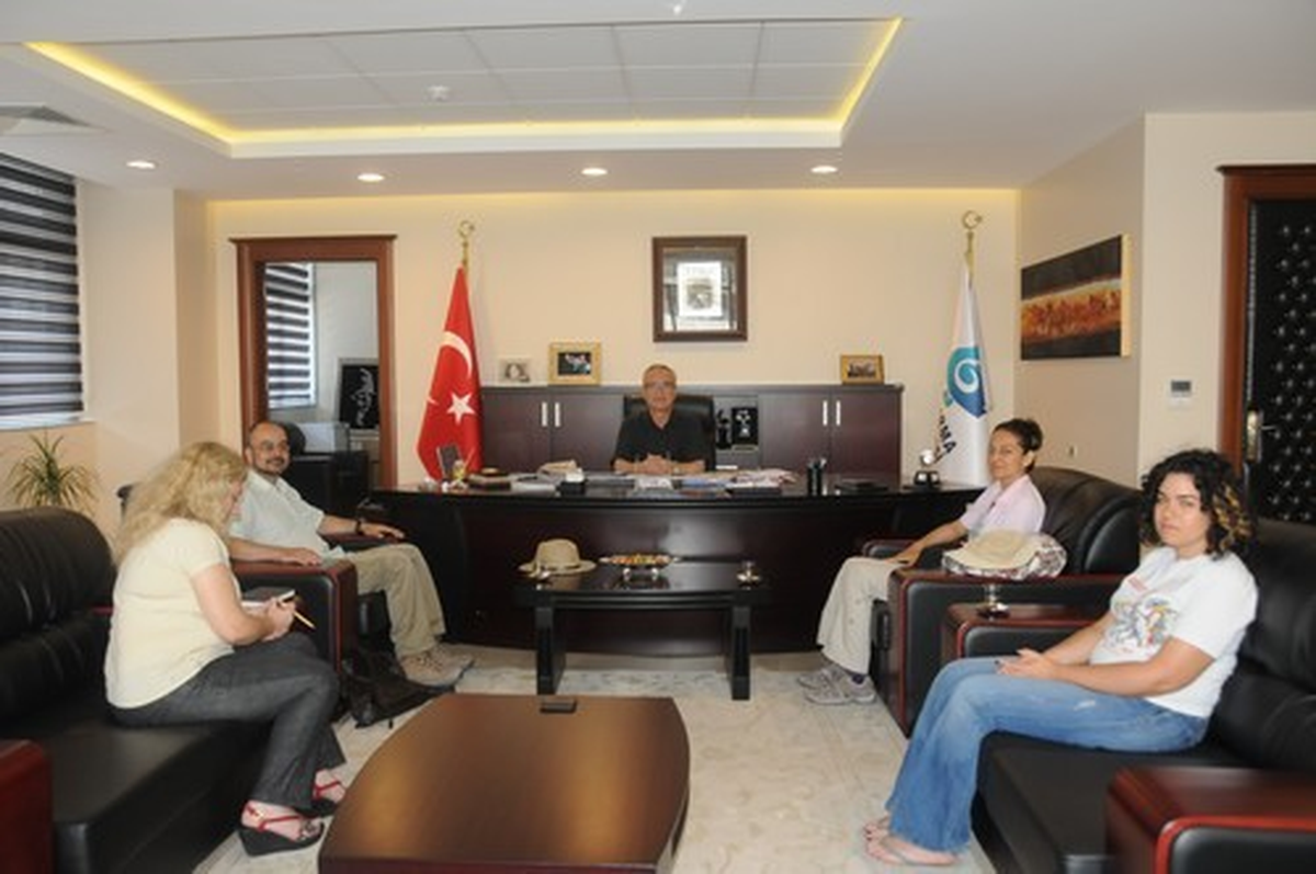 Daskyleion Ekibi Belediye Başkanı Sedat Pekel\'i Makamında Ziyaret Etti