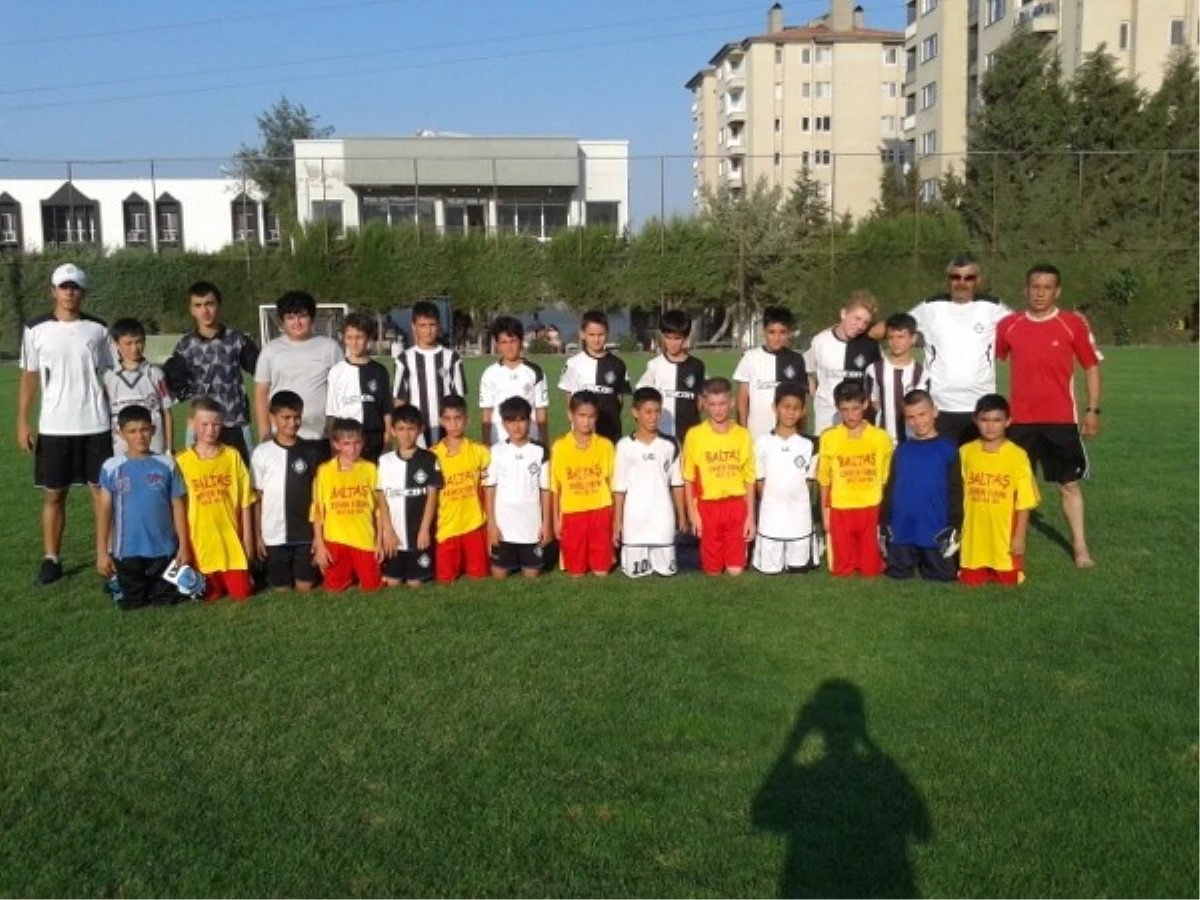 Dursunbeyli Minik Futbolcular Altay\'ı 4-2 Mağlup Etti