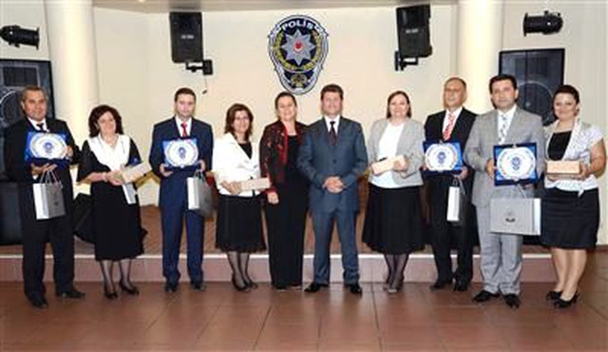 Emniyet Müdürü Çetin\'den Terfi Eden Müdürler Onuruna Yemek