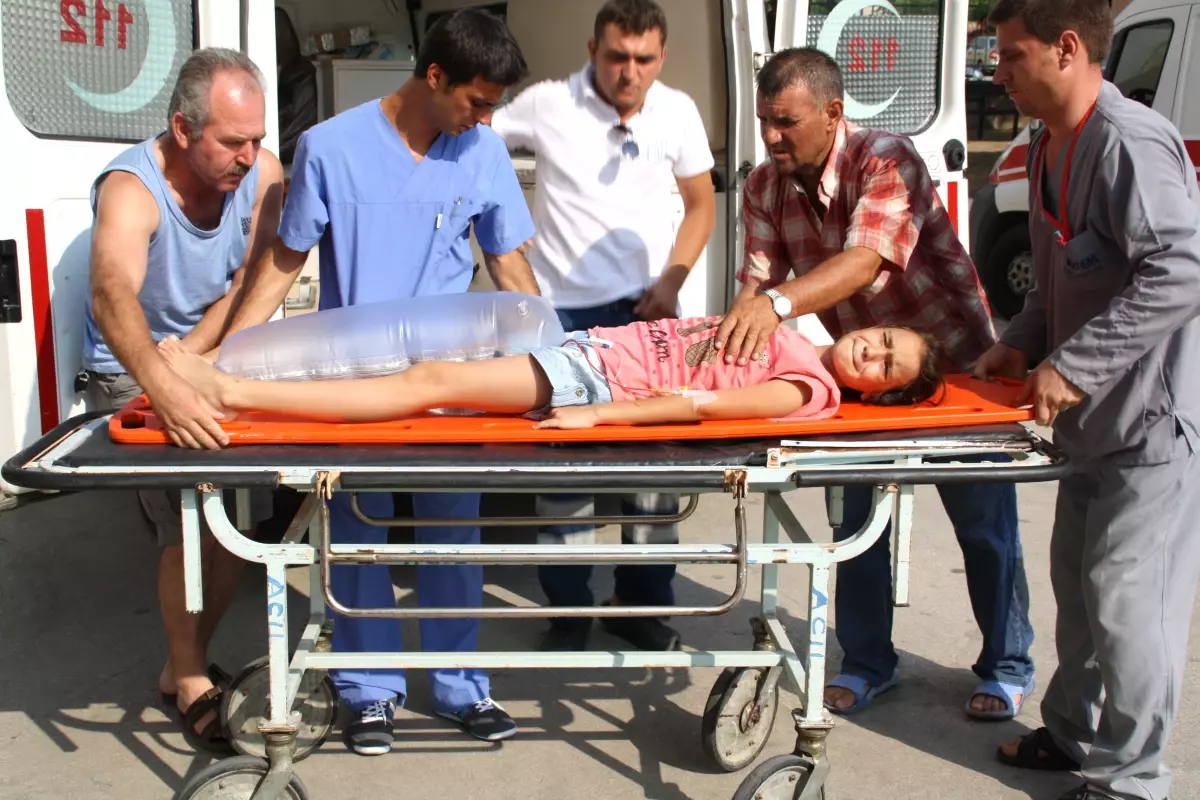 Enez\'de Meydana Gelen Trafik Kazasında 6 Kişi Yaralandı.