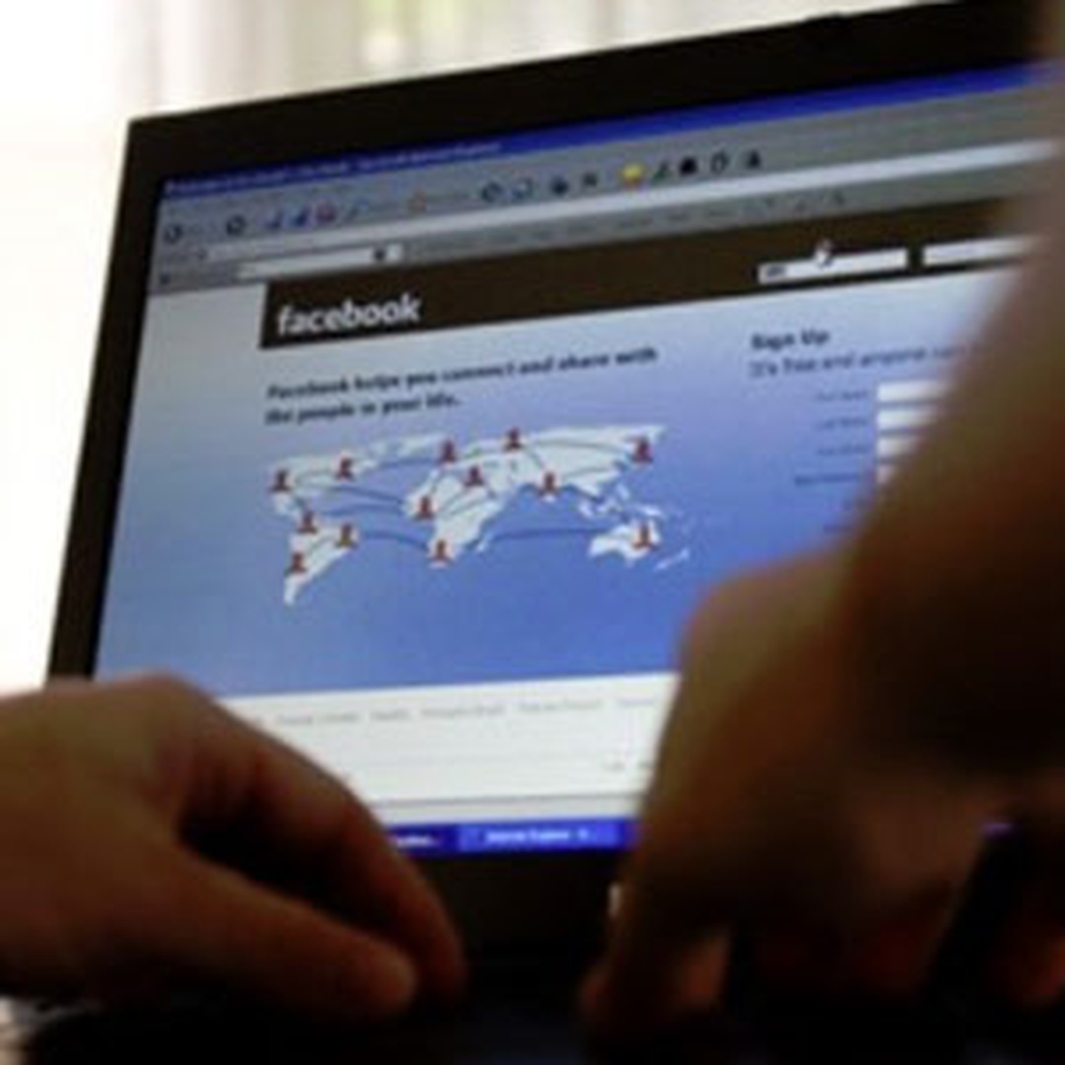 Facebook'a 'Tatildeyim' Demeyin!