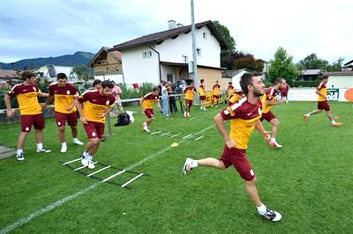 Galatasaray, Yeni Sezon Hazırlıklarını Sürdürüyor