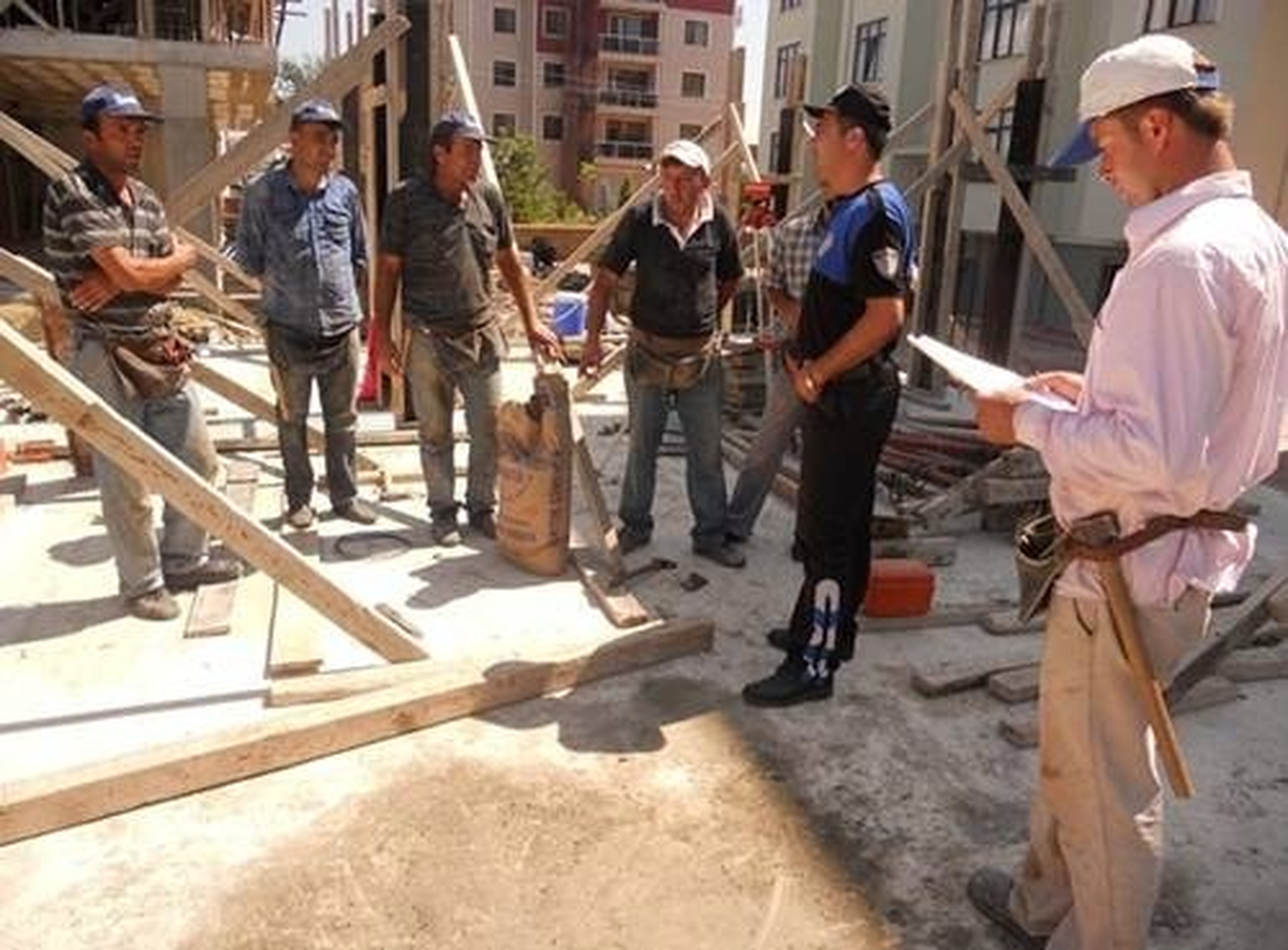 İnşaat İşçileri Bilgilendirildi