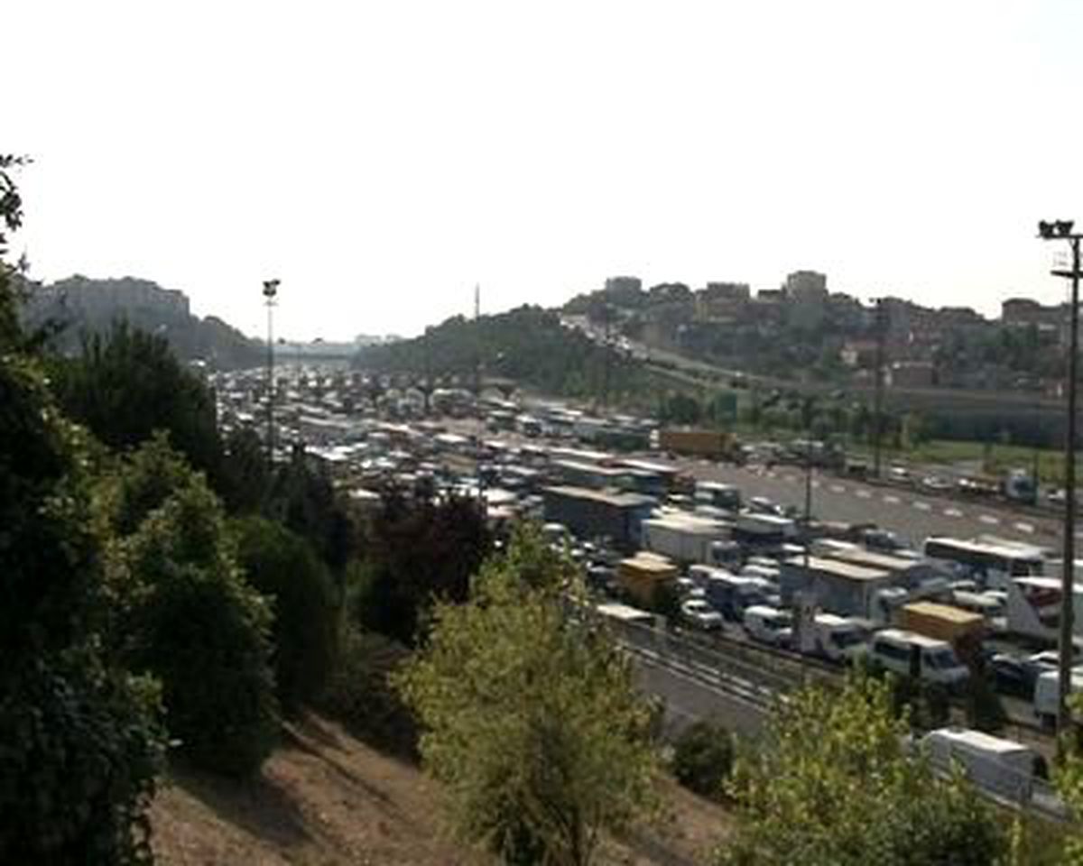 Stop İstanbul! Okumadan Dışarı Çıkmayın!