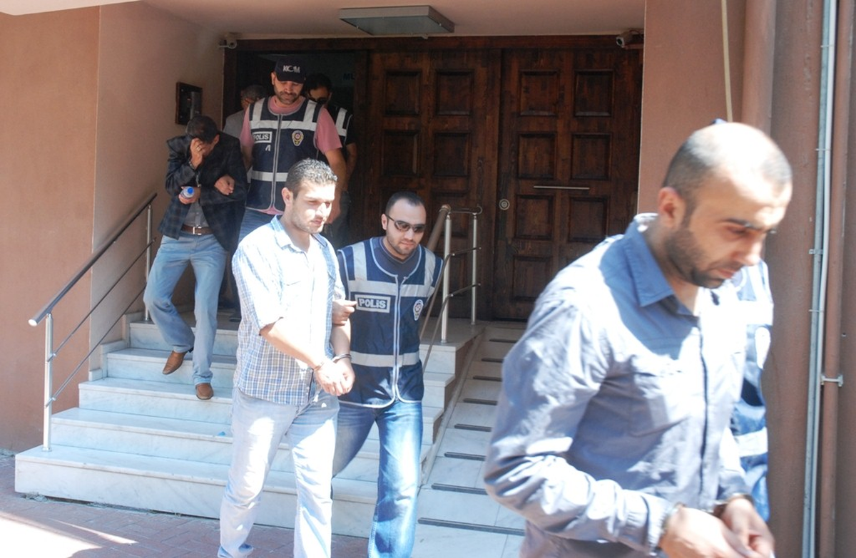 İzmir\'de Esrar Operasyonu