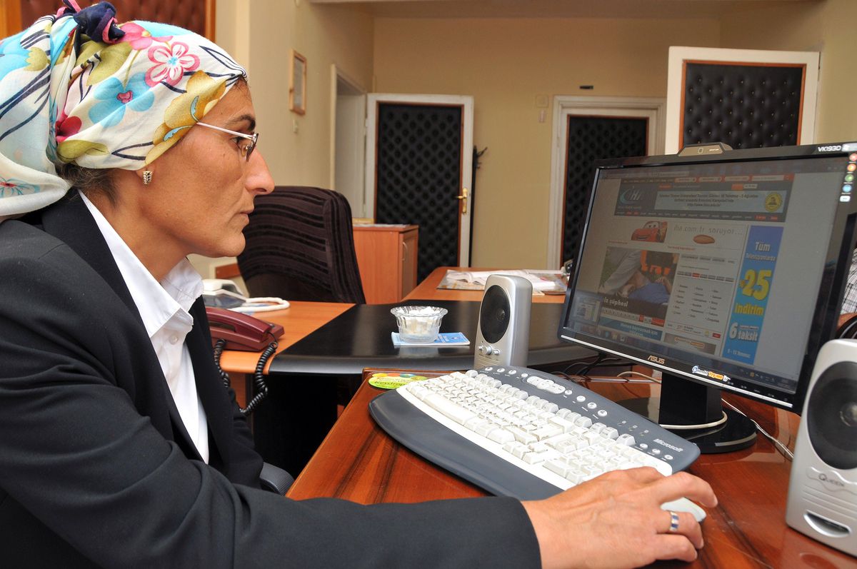 Kadın Muhtar Köyüne İnternet İstiyor