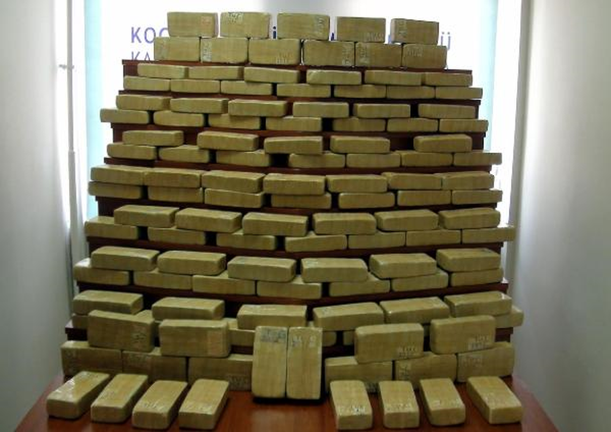 Kocaeli Polisi 3 Ayrı Operasyonda 214 Kilo Eroin Ele Geçirdi