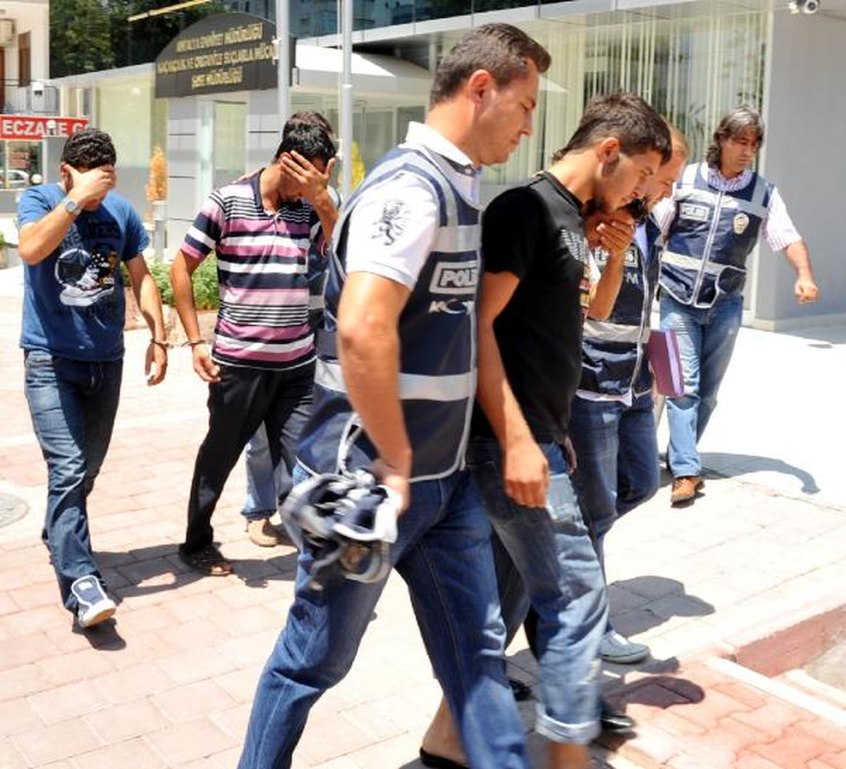 Mahalle Muhtarı Uyuşturucudan Gözaltında