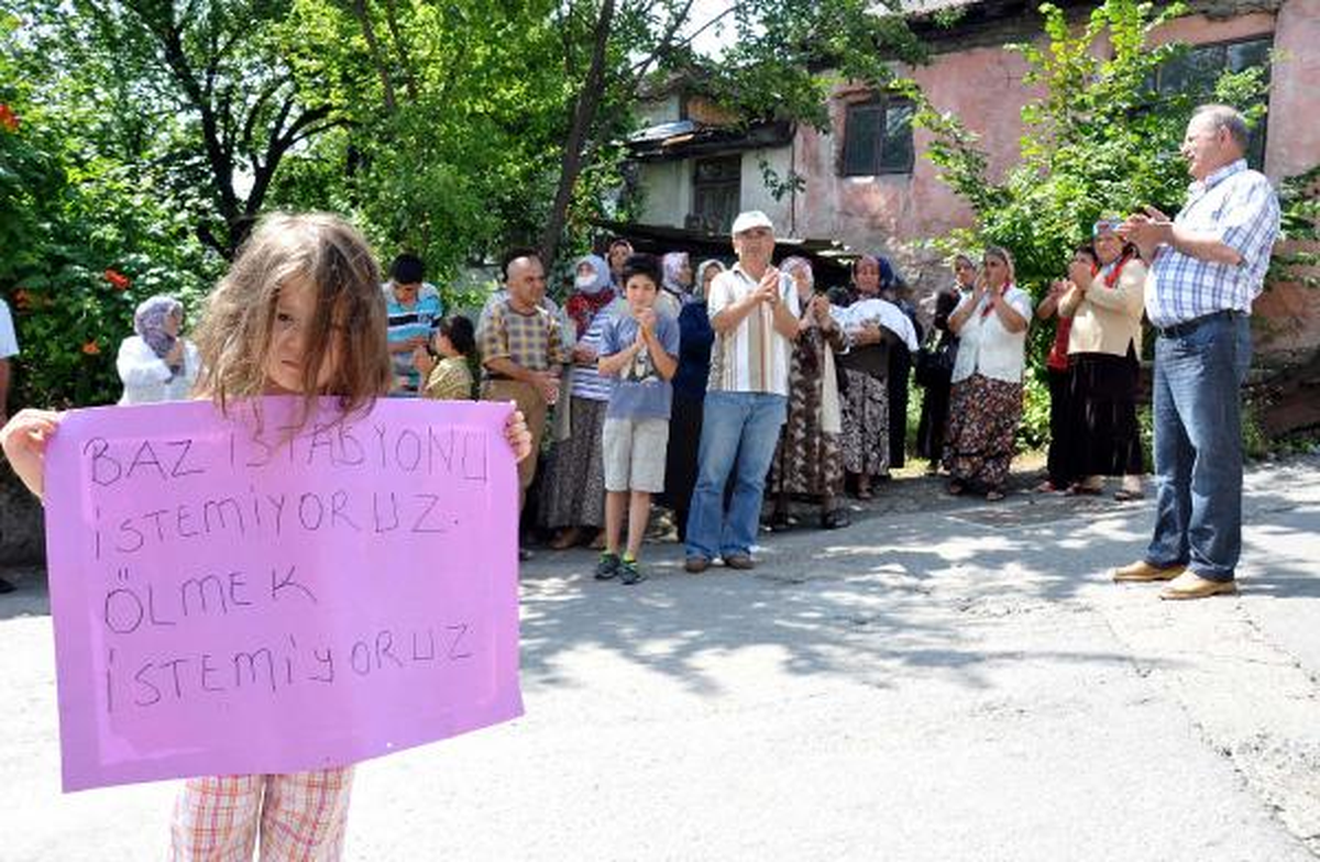 Mahallelinin Baz İstasyonu Tartışması