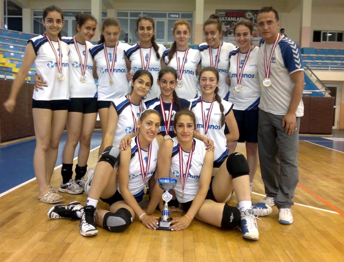 Merinos Bayan Voleybol Takımı Bölge Şampiyonu Oldu