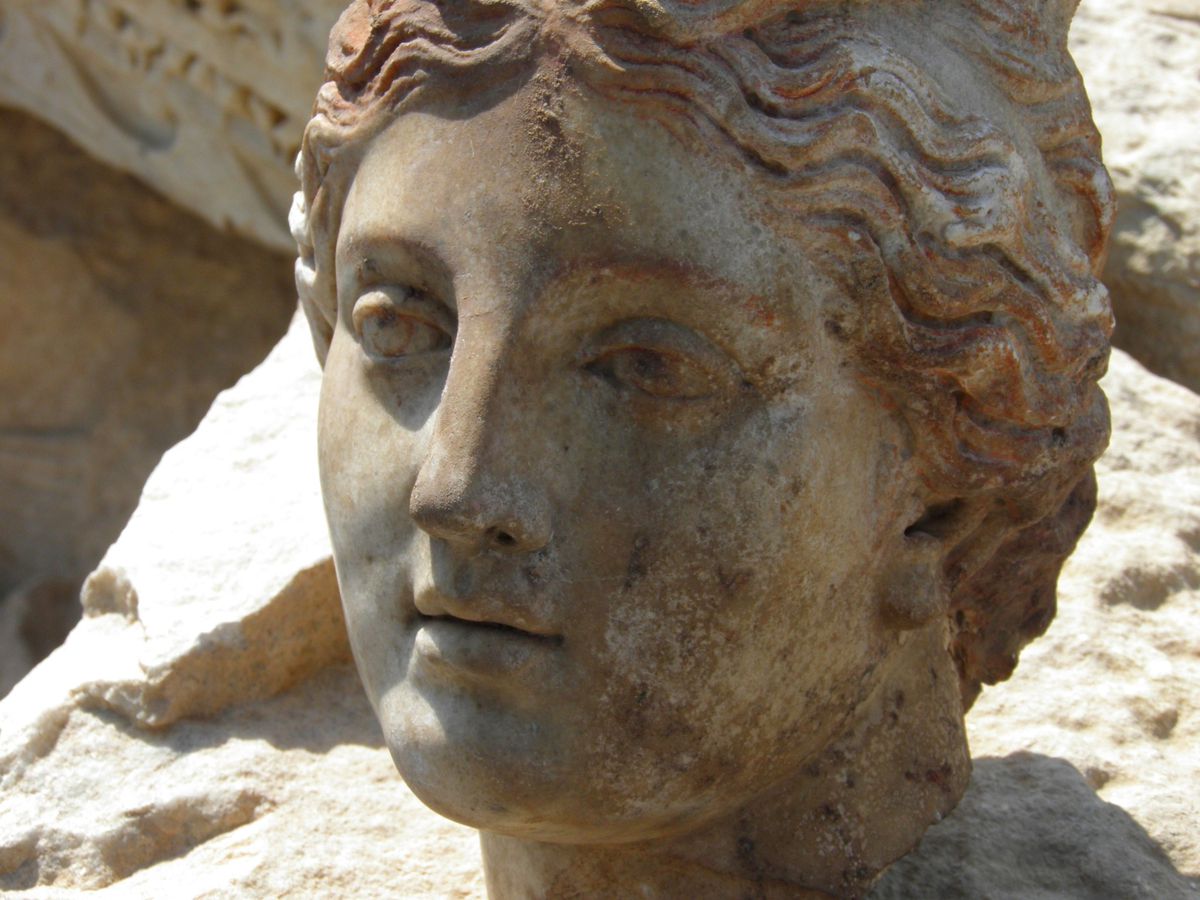 Parion\'da Artemis Heykeli Bulundu