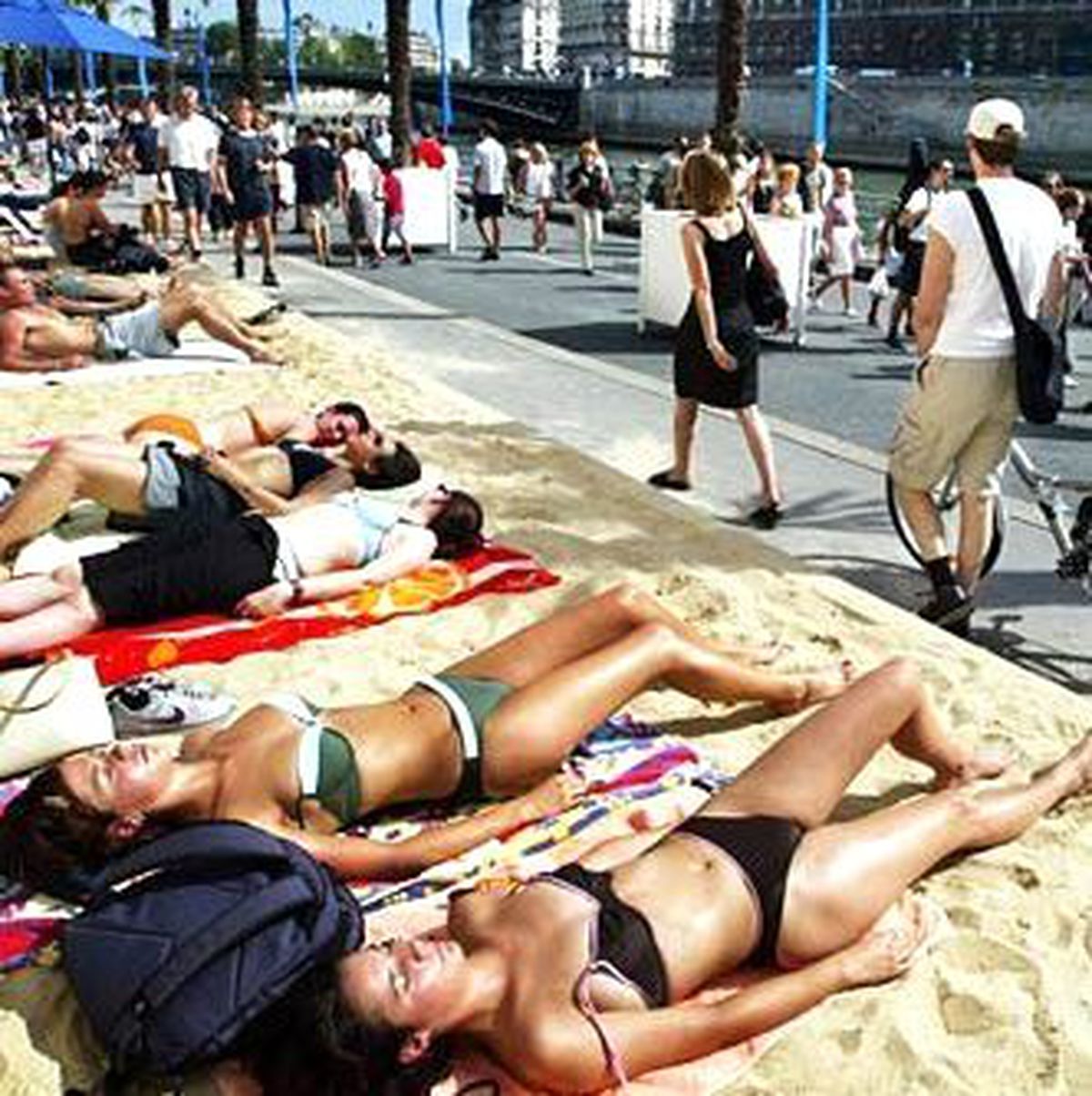 Paris\'te Plaj Sefası Başlıyor