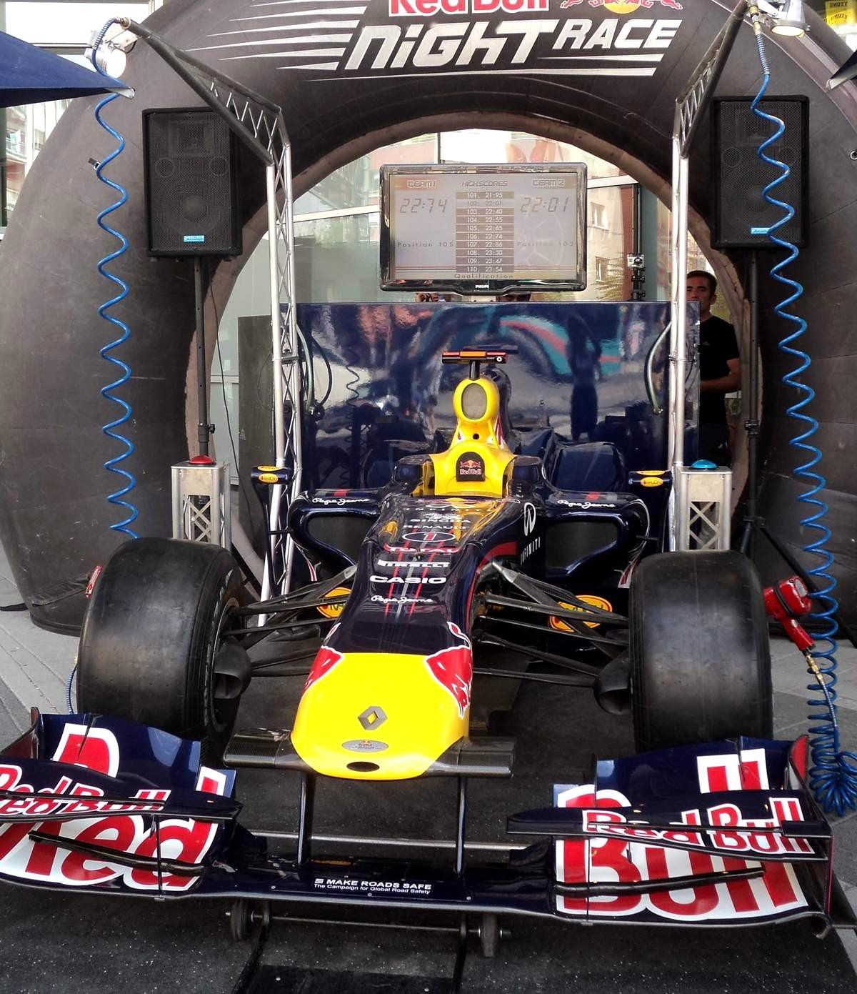 Redbull Yarış Arabaları Espark\'ta
