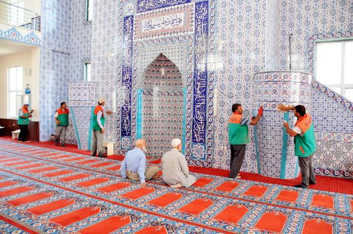 Şanlıurfa\'da Camiler ve Parklarda Ramazan Temizliği