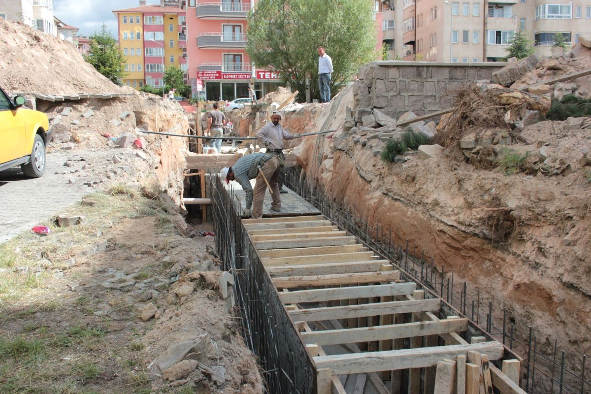 Ürgüp Caddesi Arındırılıyor