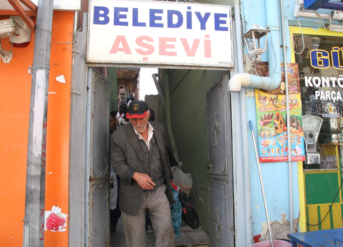 Yozgat Belediye Aşevi Günlük 2 Bin Kişiye Yemek Dağıtıyor