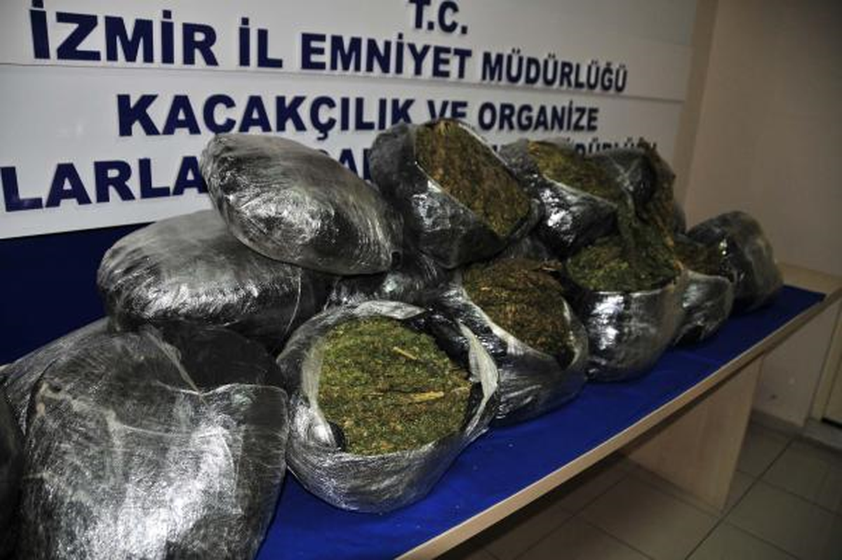 Zehir Tacirleri İzmir\'e Giremeden Yakalandı